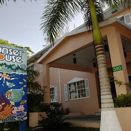 Sunset House Hotel George Town Eksteriør billede